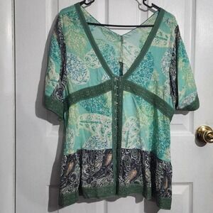 Green Flowy Paisley Short Sleeve Top